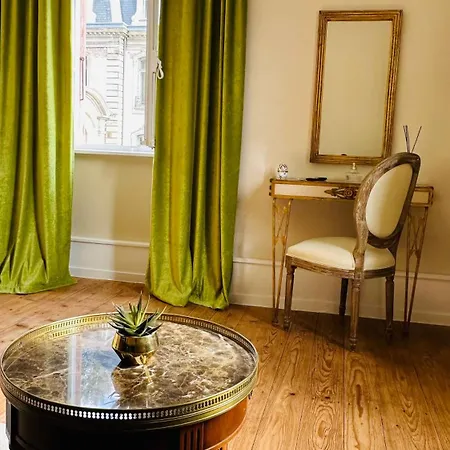 Apartamento Au Cœur De La Verrière Du Château Burrus