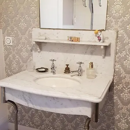 Au Cœur De La Verrière Du Château Burrus Apartamento